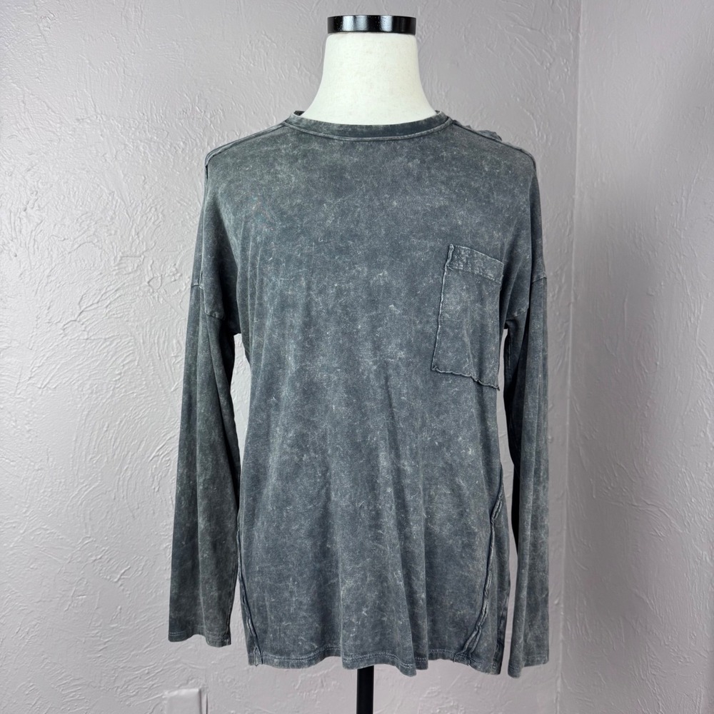 Early 2000s Men's Large Charcoal acid wash raw edge long sleeve shirt Owens
